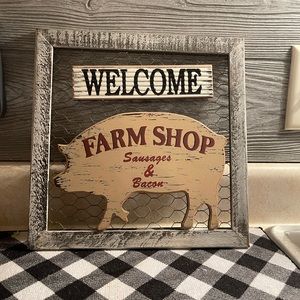 Farmhouse pig sign